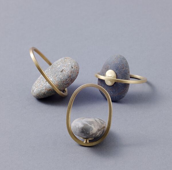 Embrace, Millie Behrens (Norway), Gold, pebbles 