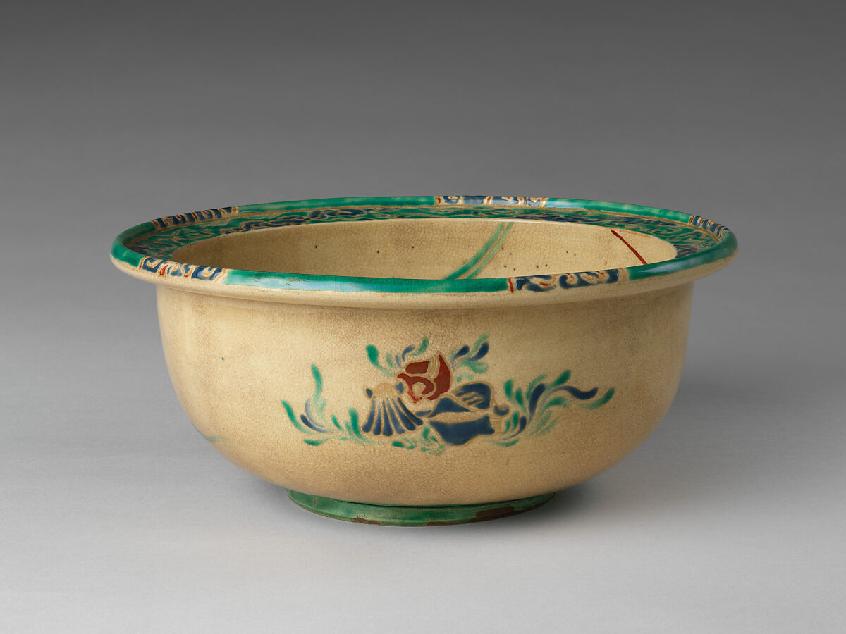 Bowl with design of a lobster, Earthenware with polychrome glaze (Ko-Kiyomizu ware), Japan