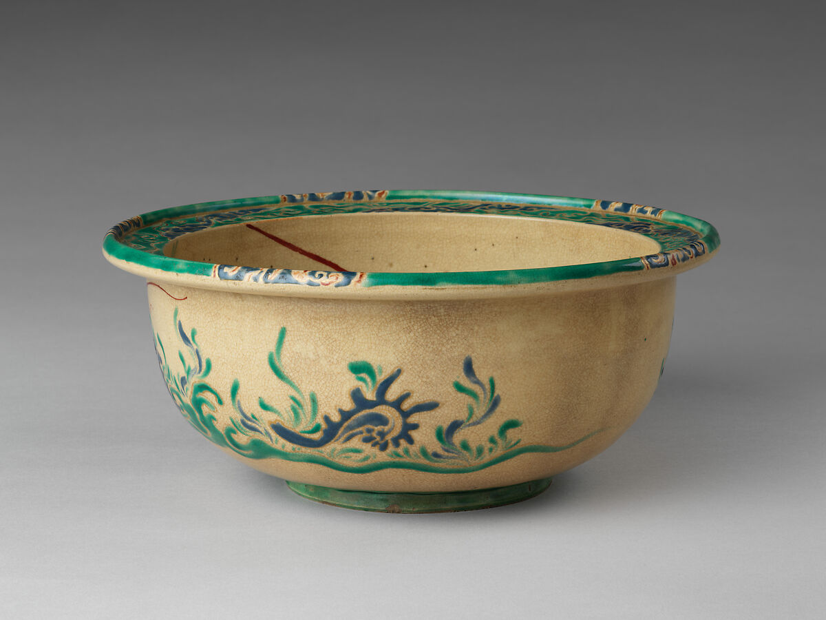 Bowl with design of a lobster, Earthenware with polychrome glaze (Ko-Kiyomizu ware), Japan