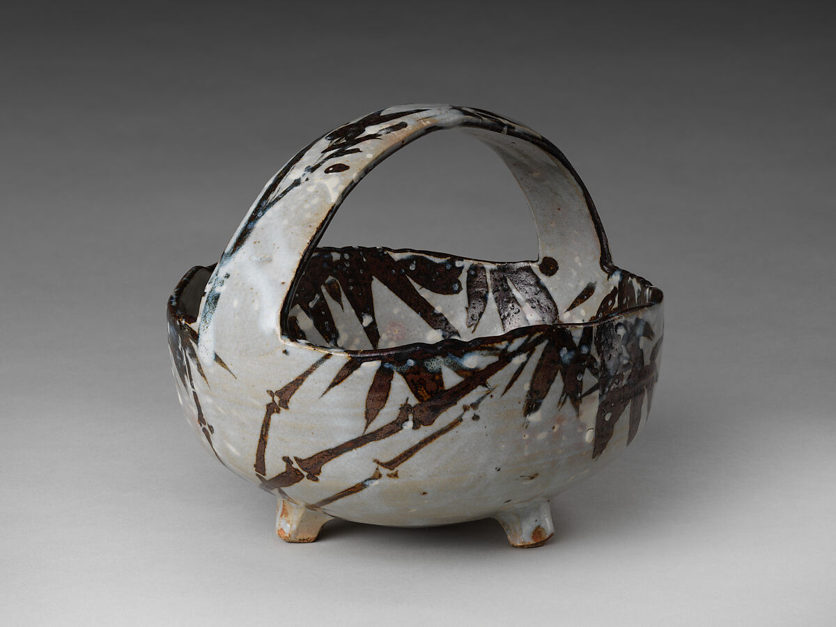 Bowl with Handle (Tebachi) with Bamboo in Snow Pattern, Style of Nin&#39;ami Dōhachi (Takahashi Dōhachi II) (Japanese, 1783–1855), Stoneware with underglaze iron oxide, white slip, and transparent overglaze (Kyoto ware), Japan 