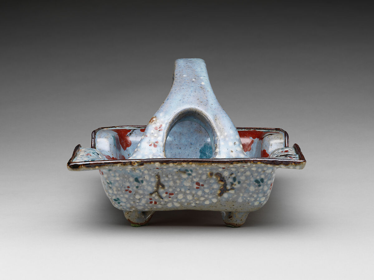 Handled tray with cherry blossoms and maples, Nin'ami Dōhachi (Takahashi Dōhachi II) (Japanese, 1783–1855), Stoneware with polychrome glaze (Ko-Kiyomizu), Japan