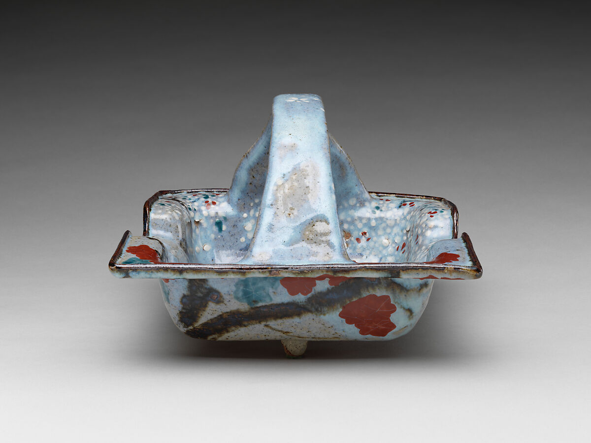 Handled tray with cherry blossoms and maples, Nin'ami Dōhachi (Takahashi Dōhachi II) (Japanese, 1783–1855), Stoneware with polychrome glaze (Ko-Kiyomizu), Japan