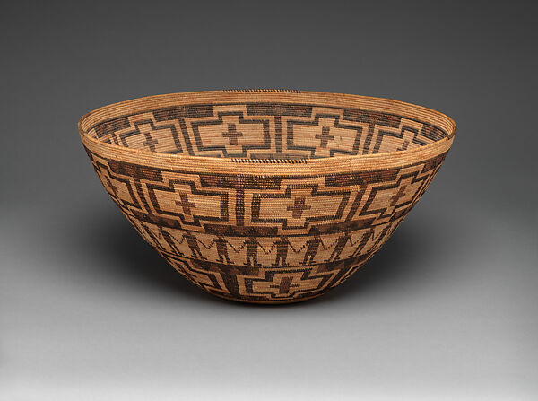 Basket bowl, Linda Hancock (Tachi Yokuts), Deer grass stems, sedge root, dyed bracken root, and redbud shoots, Tachi Yokuts, Native American