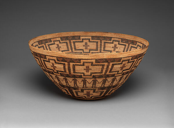 Basket bowl, Linda Hancock (Tachi Yokuts), Deer grass stems, sedge root, dyed bracken root, and redbud shoots, Tachi Yokuts, Native American