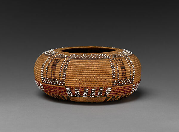 Gift basket, Belle Hidreth Varriel (Pomo, 1882–1952), Willow shoots, sedge root, dyed and undyed bulrush roots, and glass beads, Pomo, Native American