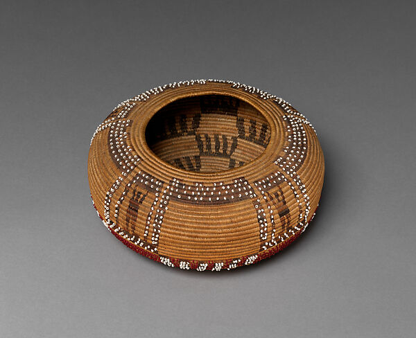 Gift basket, Belle Hidreth Varriel (Pomo, 1882–1952), Willow shoots, sedge root, dyed and undyed bulrush roots, and glass beads, Pomo, Native American