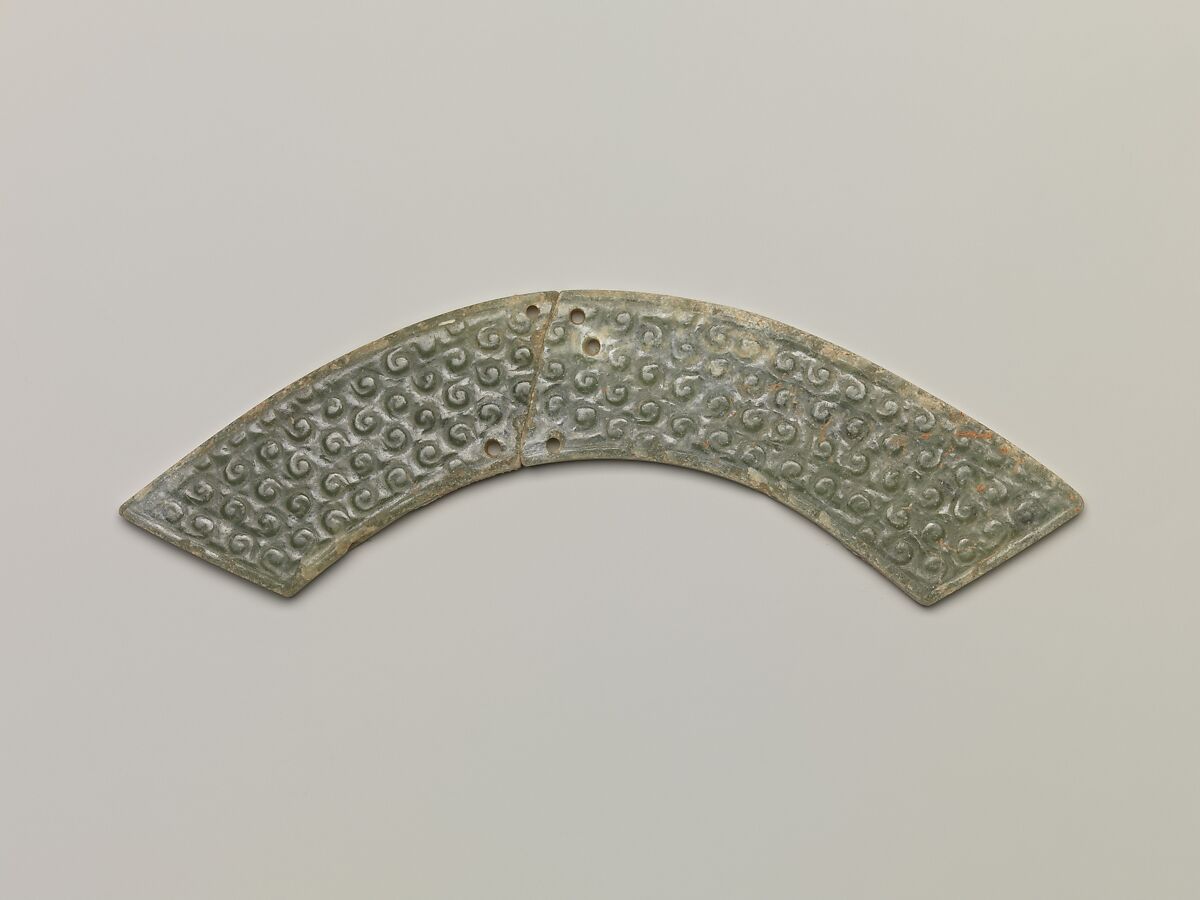 Arc-shaped pendant (Huang), Jade (nephrite), China 