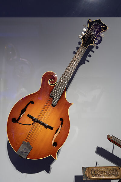 Performer F-Style (serial no. 88110366), Flatiron Mandolins (American, Bozeman, Montana), Spruce, maple, rosewood, metal, plastic 