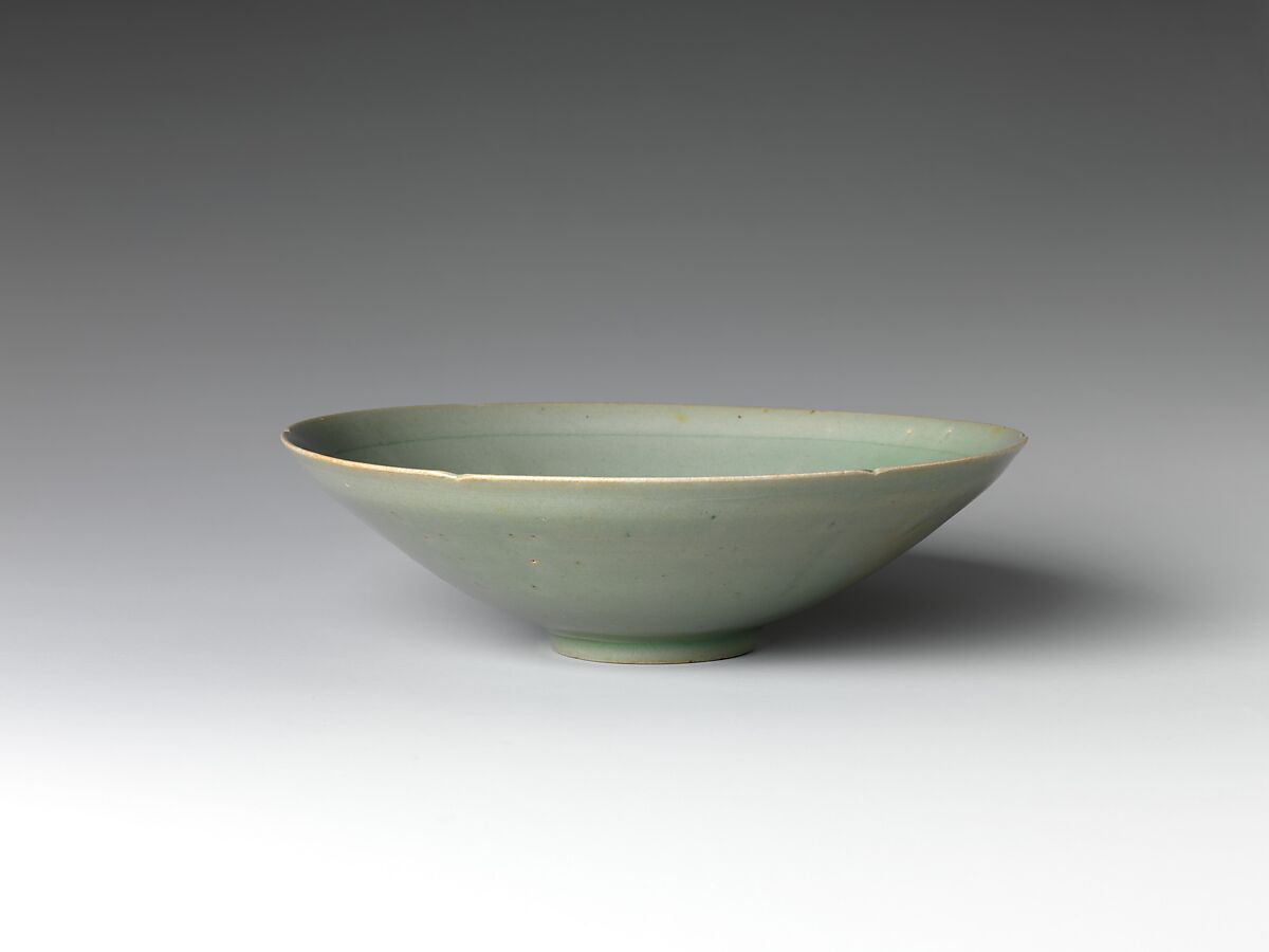 Six-lobed bowl, Stoneware with celadon glaze, Korea 