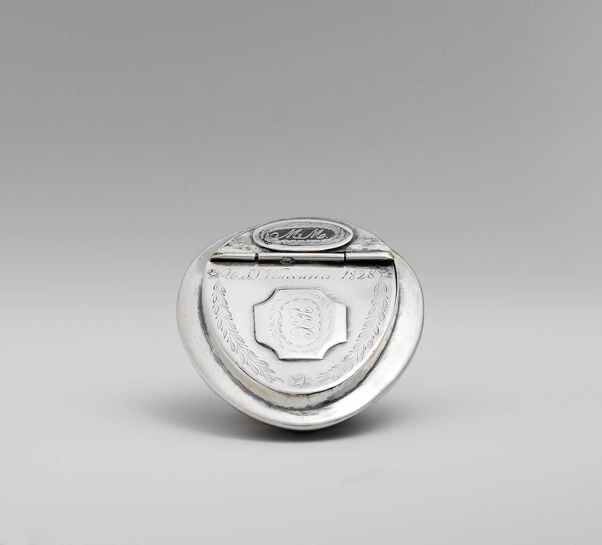 Snuffbox, Silver, shell, American