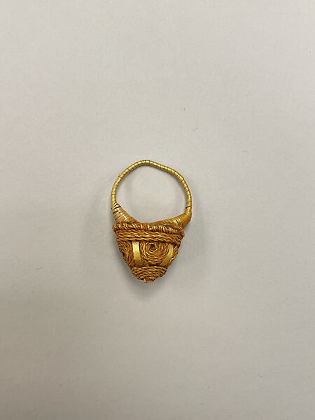 Ring, domed with woven circular forms, Songhay artist, Straw, beeswax, metal, Songhay