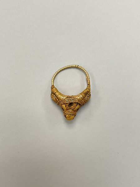 Ring, elaborate apex, Songhay artist, Straw, beeswax, metal, Songhay