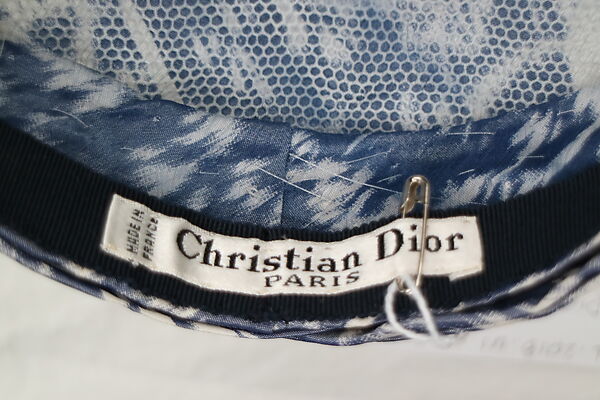 "Aubade" evening ensemble, (a–e) House of Dior (French, founded 1946), (a-e) silk, (f, g) silk, leather, (h, i) wood, French