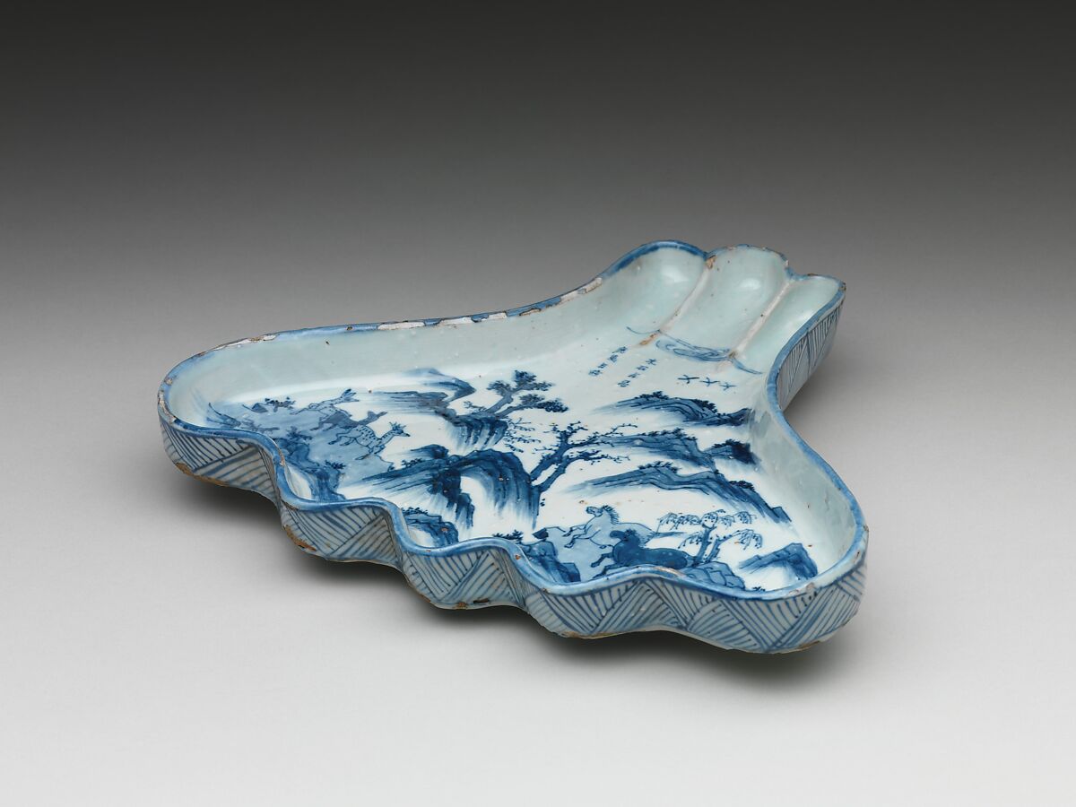 Dish in Shape of Mount Fuji with Horses and Deer, Porcelain painted with cobalt blue under transparent glaze (Jingdezhen ware), China