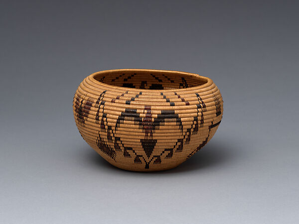 Basket bowl, Maggie Mayo James (Washoe, 1870–1952), Willow and redbud shoots and dyed bracken root, Washoe, Native American 