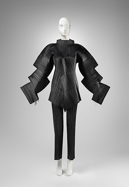 Ensemble, Issey Miyake (Japanese, 1938–2022), (a) polyester, metal; (b) polyester, Japanese 