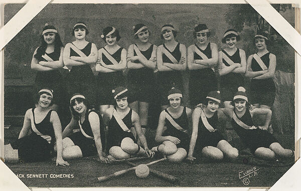 Bathing beauties posed as baseball team from Mack Sennett Comedies Arcade series (W423), Commercial photolithograph 