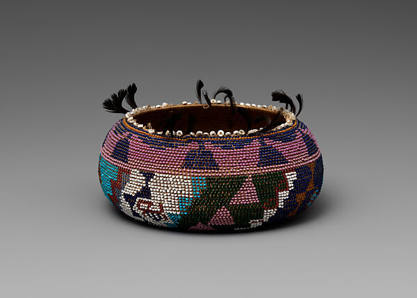 Gift basket, Mary Mono (Wappo or Coast Miwok), Sedge and dyed bulrush root, clamshell-disc beads, glass beads, and quail topknot feathers, Wappo or Coast Miwok, Native American