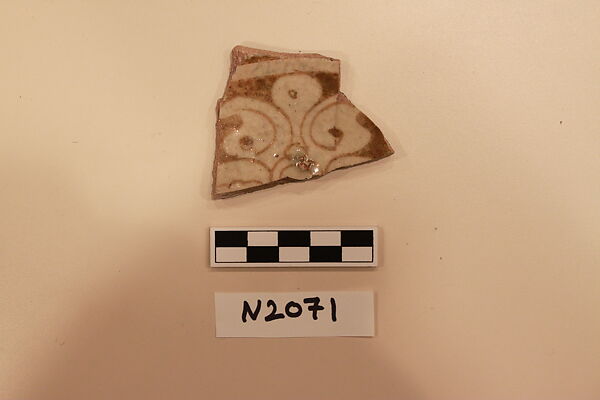 Ceramic Fragment, Stonepaste; luster-painted on an transparent colorless glaze 