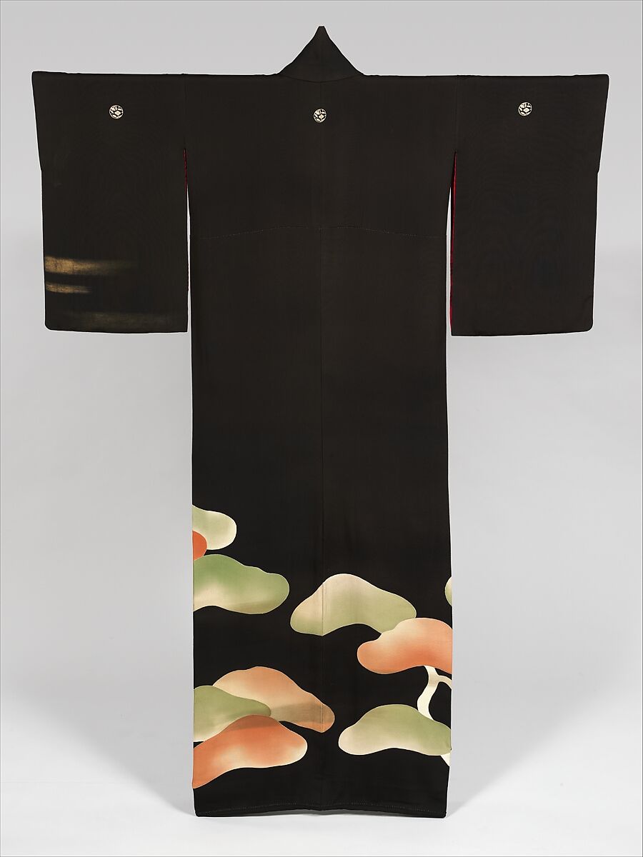 Kimono with Pines and Mist, Plain-weave crepe silk with paste-resist dying (yūzen) and application of gold, Japan
