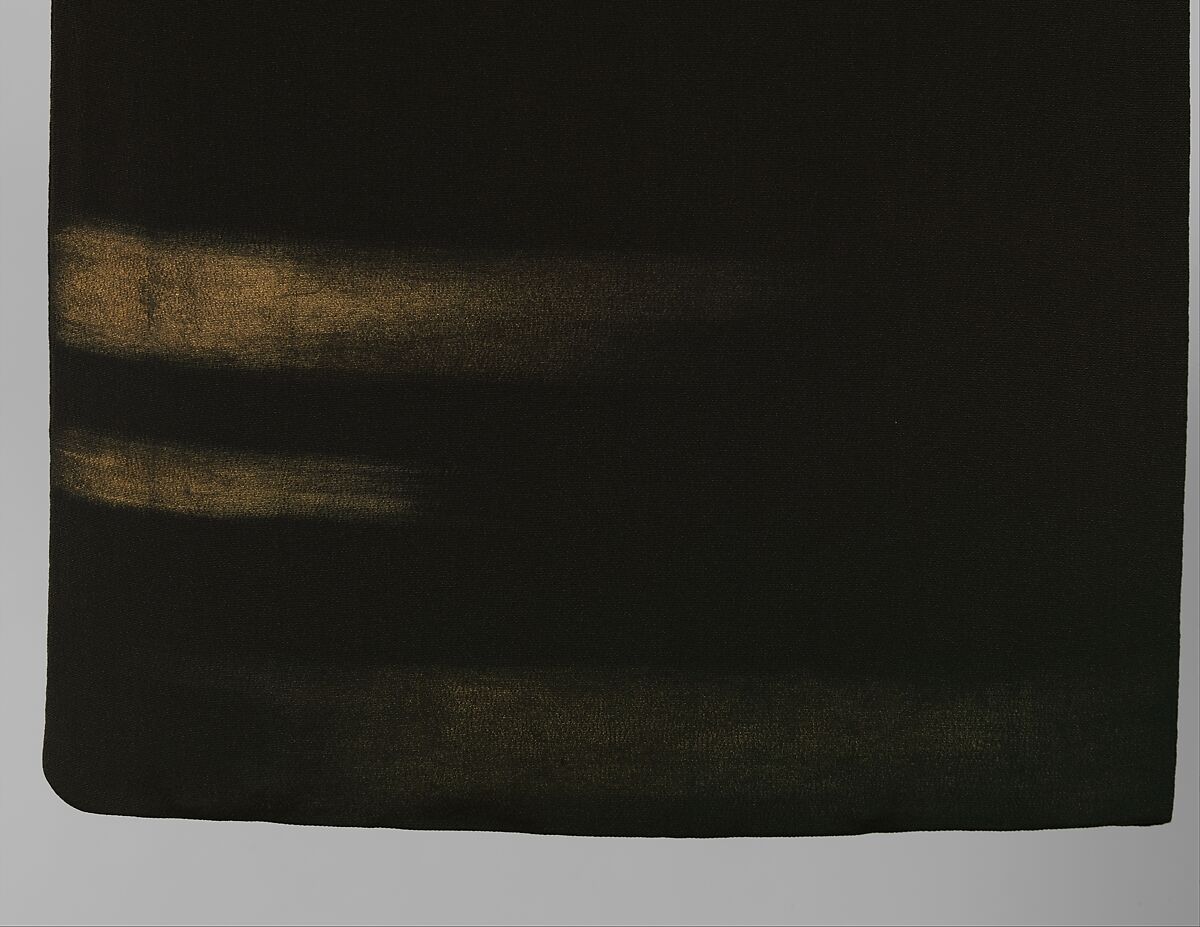 Kimono with Pines and Mist, Plain-weave crepe silk with paste-resist dying (yūzen) and application of gold, Japan