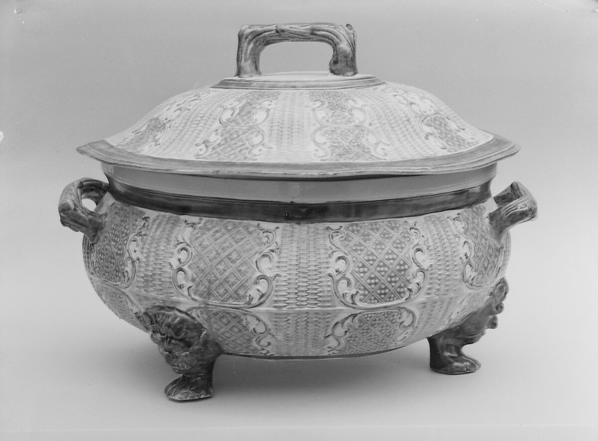 Soup Tureen, Stoneware, British (American market) 