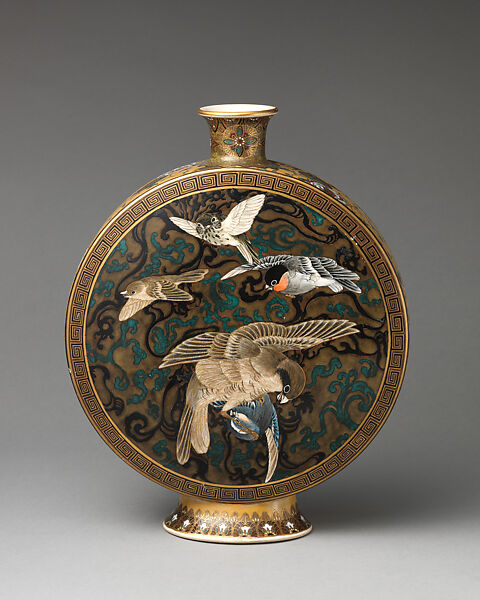 Moon flask with small bird motifs, Probably by Taizan Yohei IX (Japanese, 1856–1922), Porcelain, Japanese, for the export market 