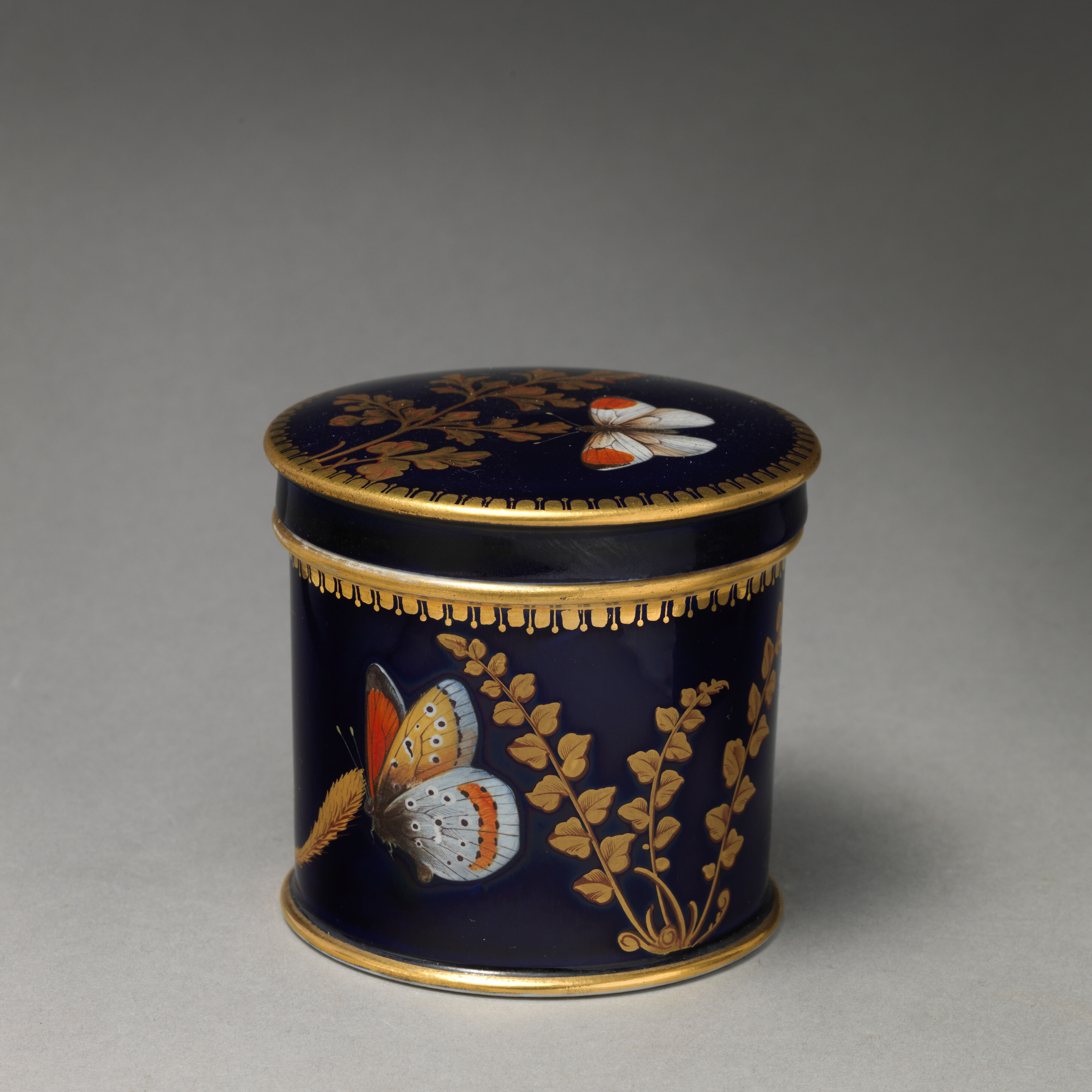 Worcester factory - Box with Lid - British, Worcester - The