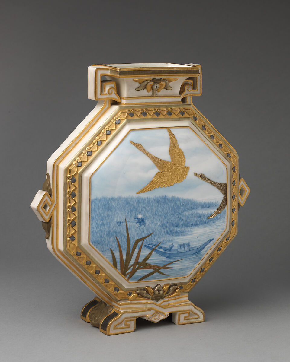 Octagonal vase with gold birds, Worcester factory (British, 1751–2008), Bone china "ivory porcelain" with underglaze blue and gilding, British