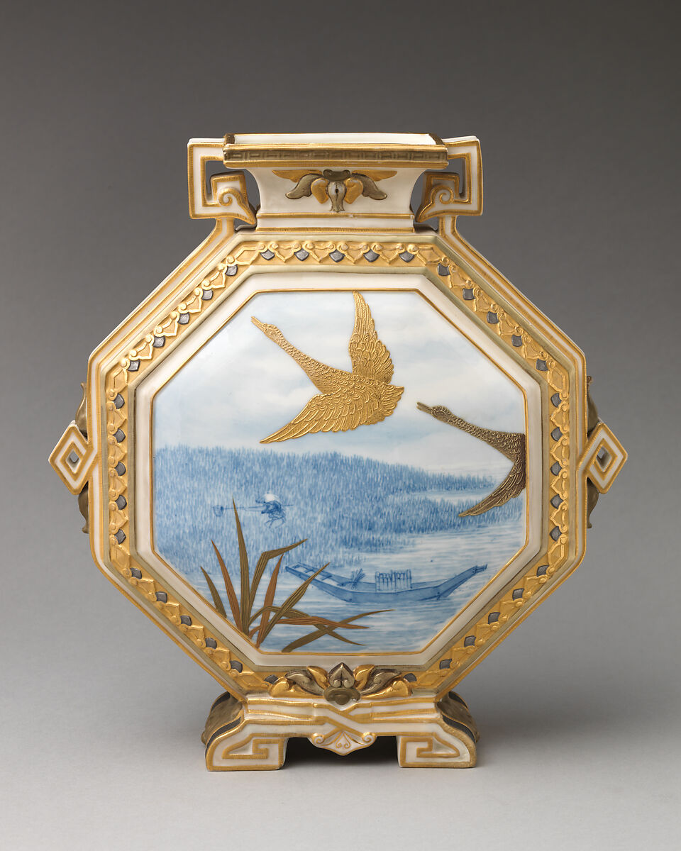 Octagonal vase with gold birds, Worcester factory (British, 1751–2008), Bone china "ivory porcelain" with underglaze blue and gilding, British
