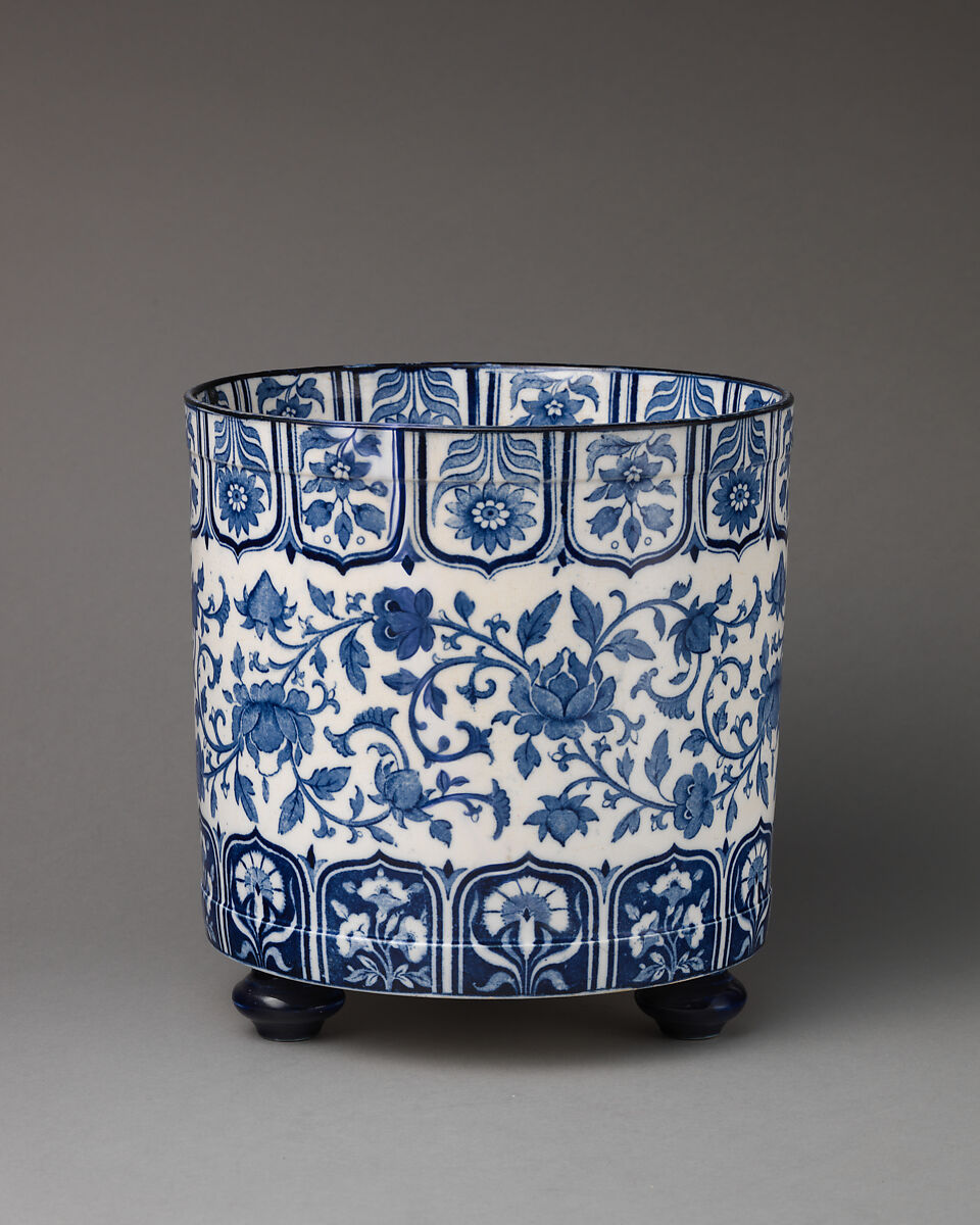 Footed jardinière, Minton(s) (British, Stoke-on-Trent, 1793–present), Bone china, British, Stoke-on-Trent, Staffordshire 