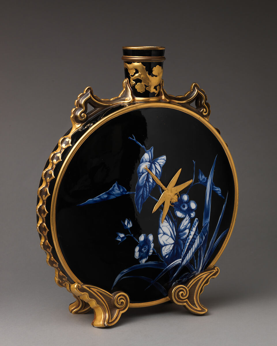 Moon flask with gold dragonfly motif, Worcester factory (British, 1751–2008), Porcelain, British, Worcester