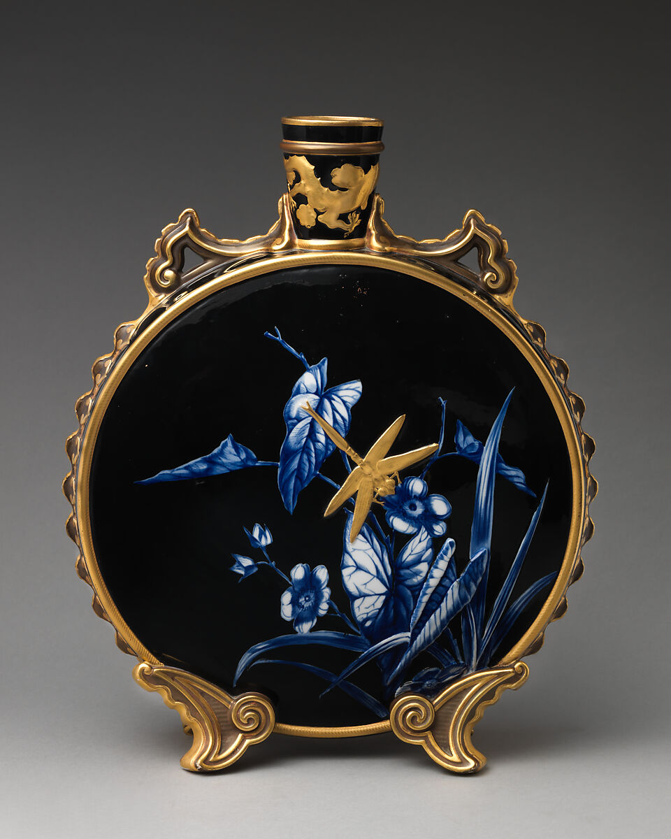 Moon flask with gold dragonfly motif, Worcester factory (British, 1751–2008), Porcelain, British, Worcester 