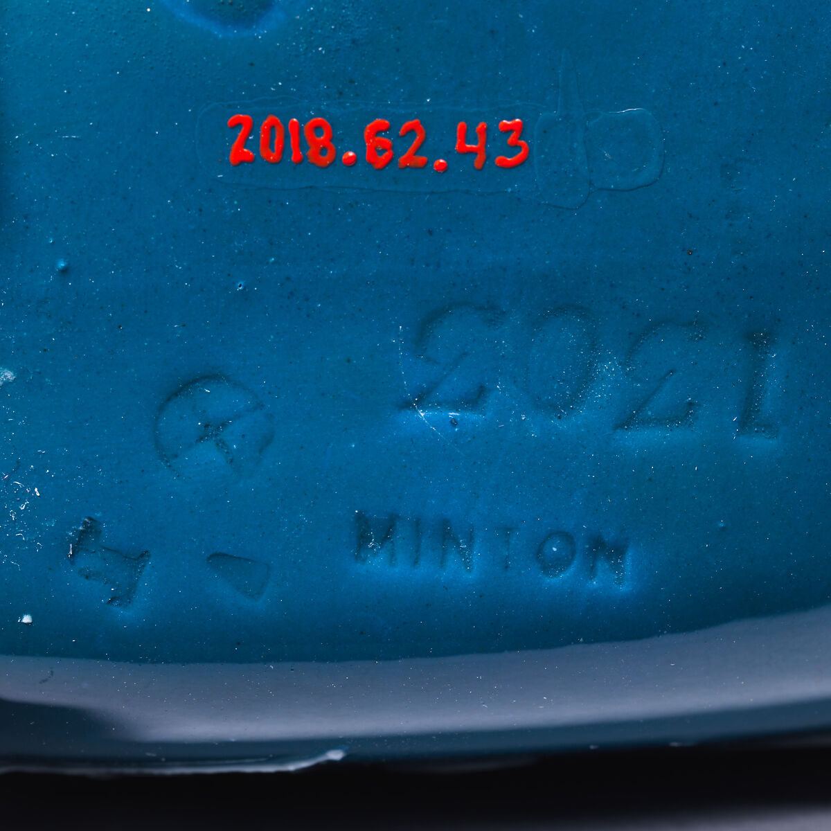 Moon flask with lily or floral motif (one of a pair), Minton(s) (British, Stoke-on-Trent, 1793–present), Bone china decorated with pâte-sur-pâte, enamel, and gilding, British, Stoke-on-Trent, Staffordshire