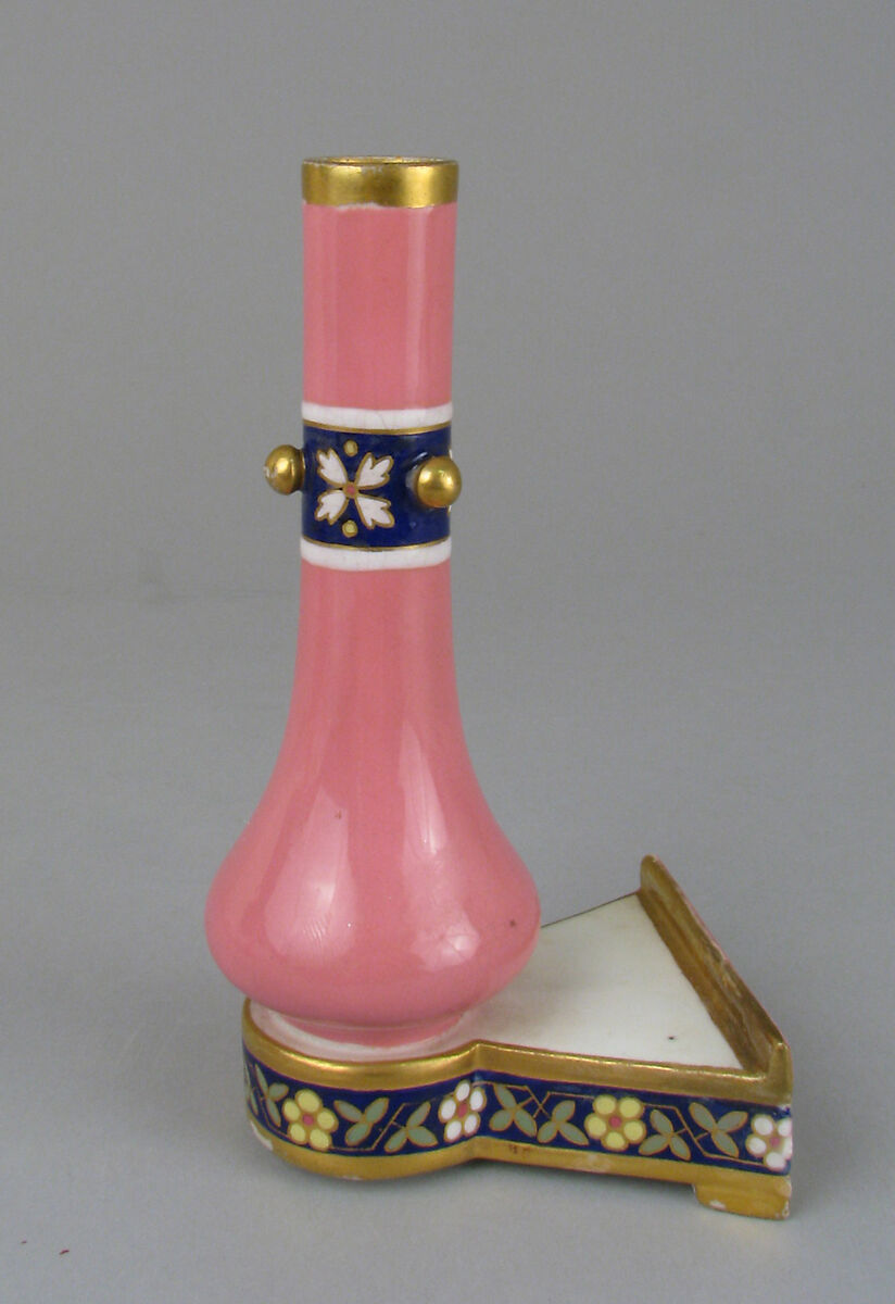 Place card holder (one of a pair), Minton(s) (British, Stoke-on-Trent, 1793–present), Bone china with enamel decoration and gilding, British, Stoke-on-Trent, Staffordshire
