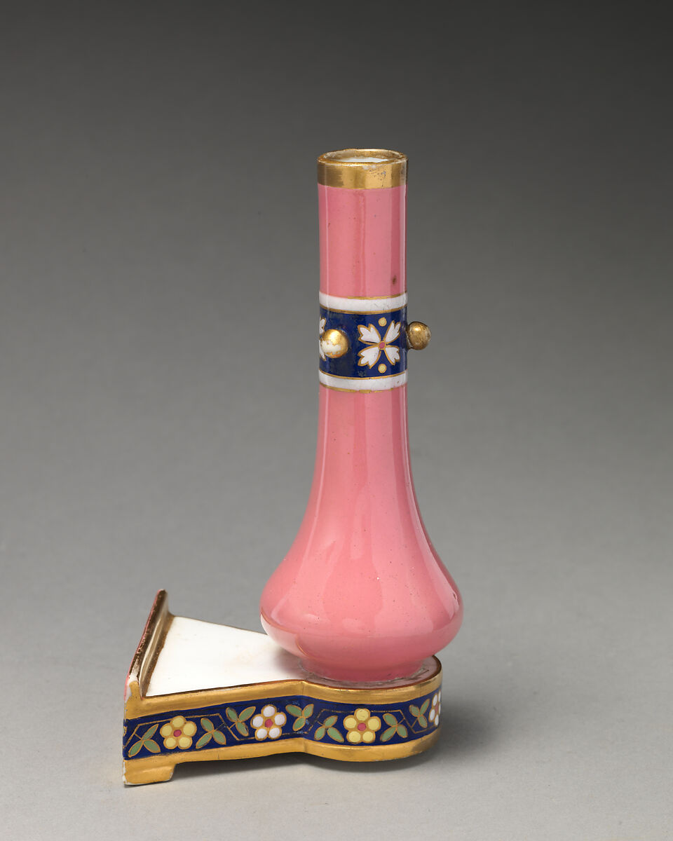 Place card holder (one of a pair), Minton(s) (British, Stoke-on-Trent, 1793–present), Bone china with enamel decoration and gilding, British, Stoke-on-Trent, Staffordshire