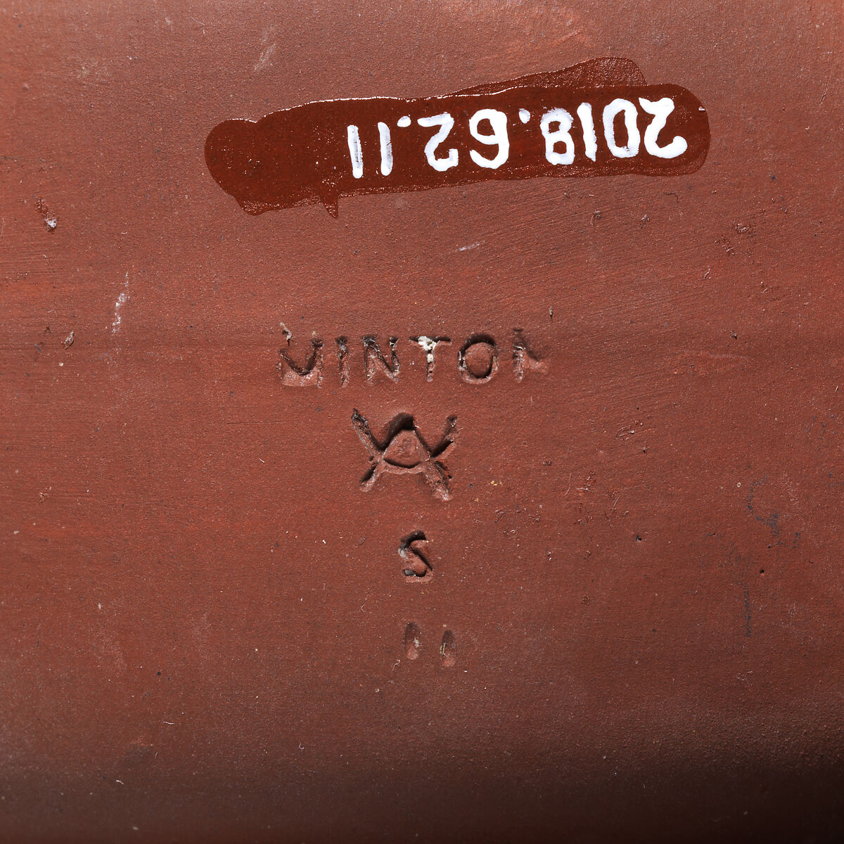 Moon flask with Aesthetic bird motif, Minton(s) (British, Stoke-on-Trent, 1793–present), Red stoneware, enamel, British, Stoke-on-Trent, Staffordshire