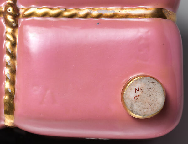 Tea caddy in the form of a tea bundle, Minton(s) (British, Stoke-on-Trent, 1793–present), Bone china with enamel decoration and gilding, British, Stoke-on-Trent, Staffordshire