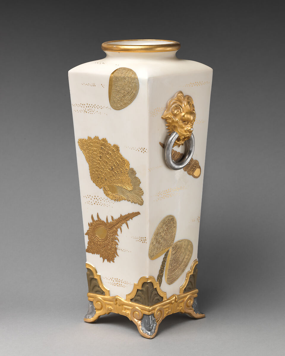 Vase with gold sea shell motifs, Worcester factory (British, 1751–2008), Porcelain, British, Worcester 