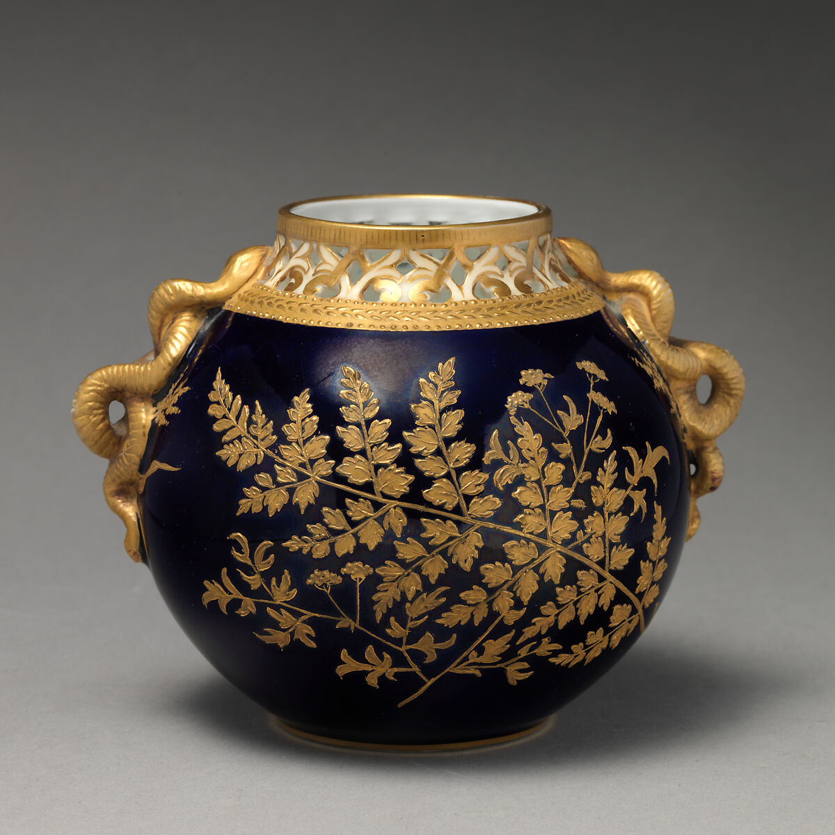 Orb vase with gold fern motif, Grainger (British, active late 18th century), Porcelain, British, Worcester 
