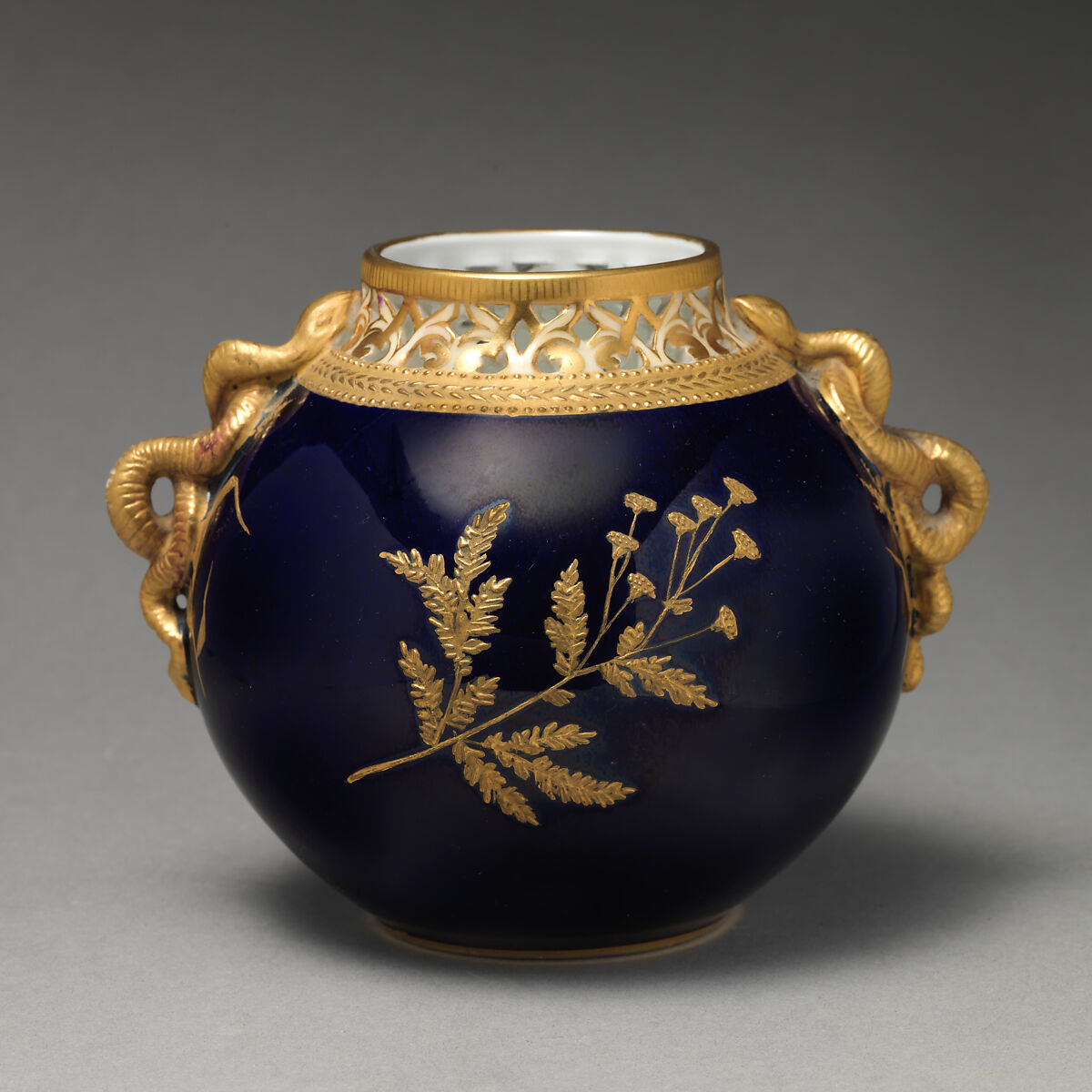 Orb vase with gold fern motif, Grainger (British, active late 18th century), Porcelain, British, Worcester