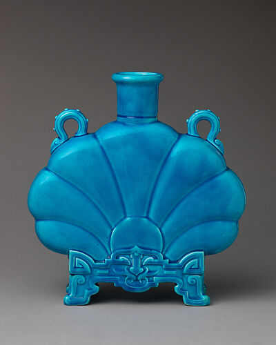 Fan-shape 'Persian' bottle with handles (one of a pair)