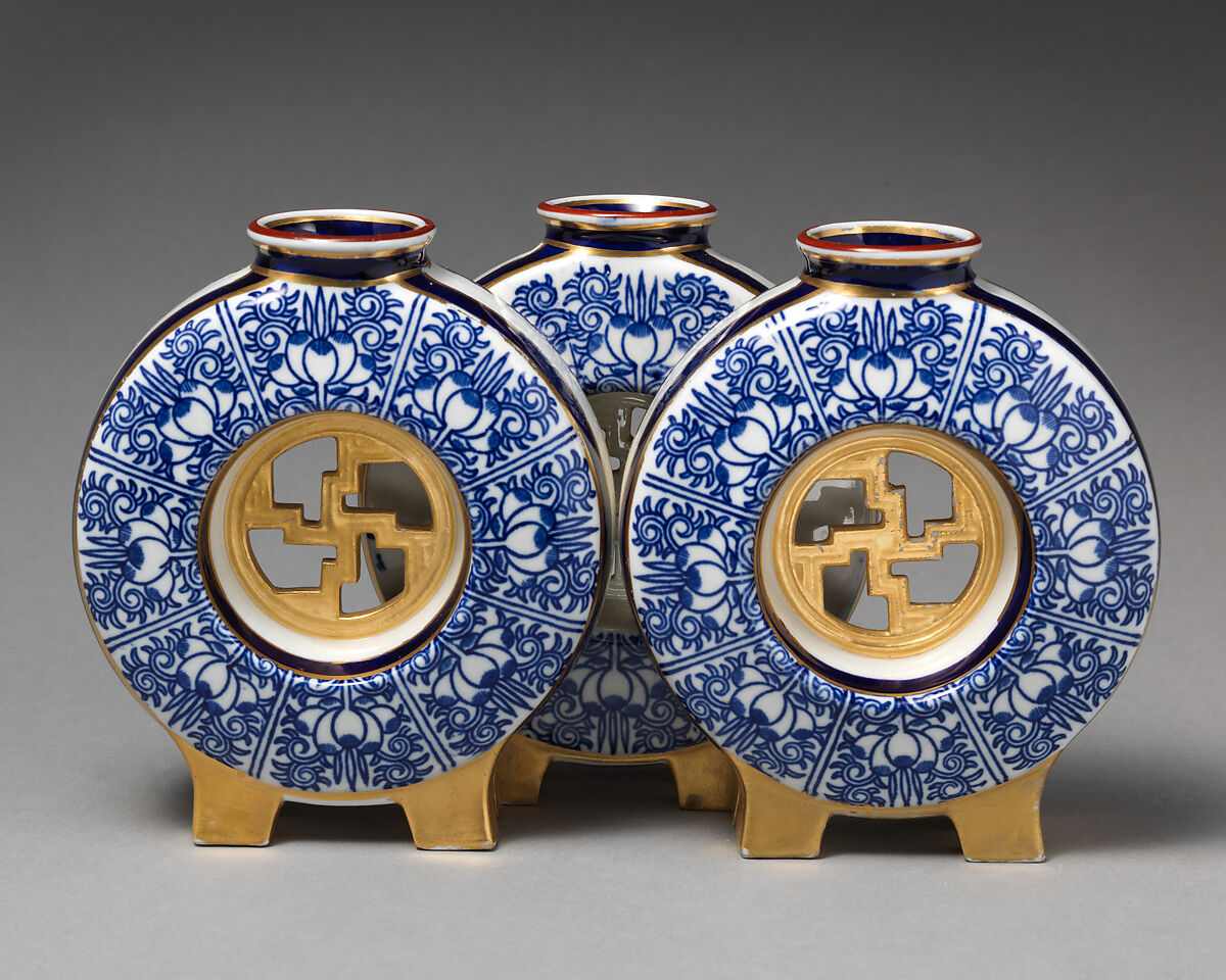 Triple moon flask with fretwork center (one of a pair), Worcester factory (British, 1751–2008), Bone china, British, Worcester