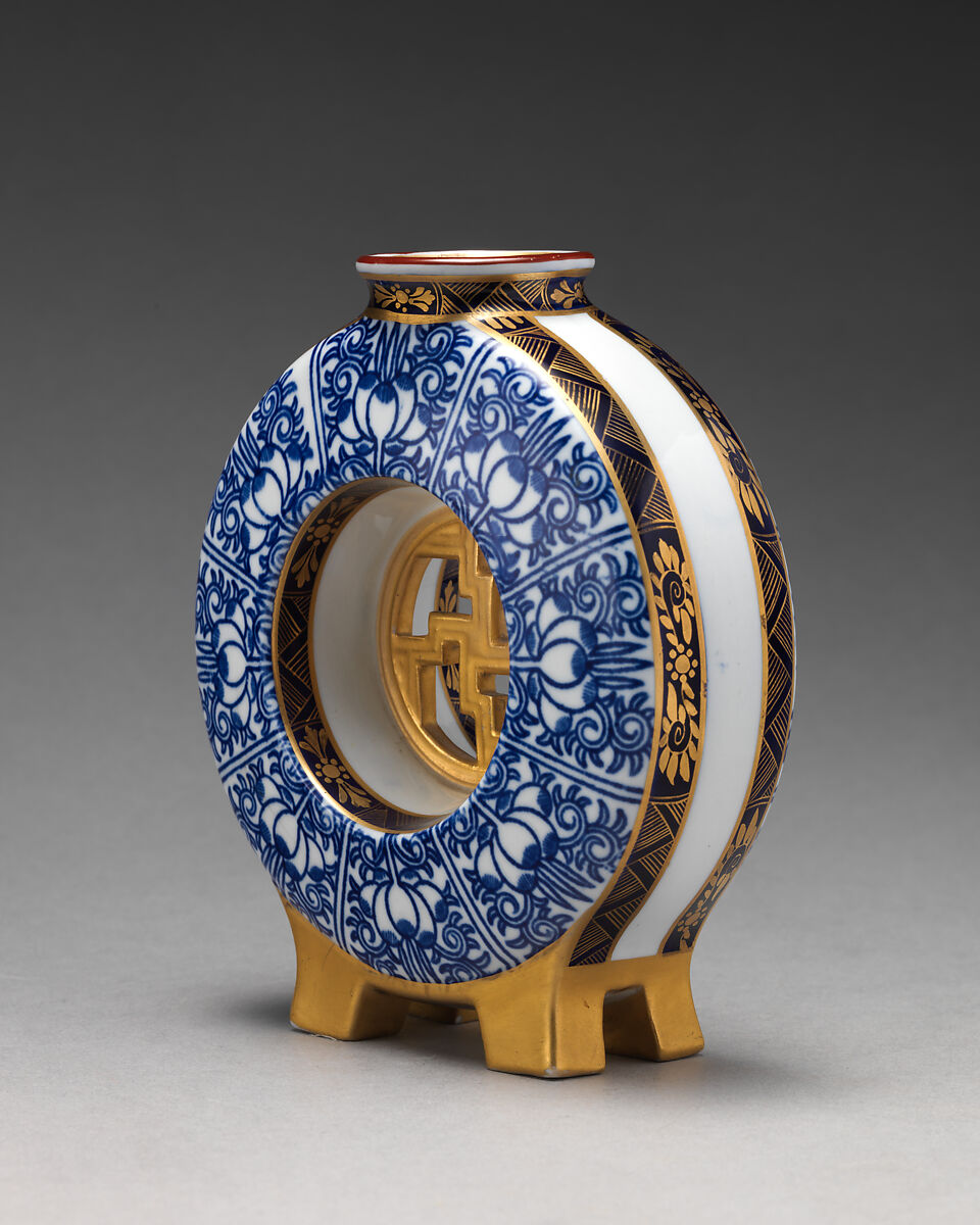 Moon flask with fretwork center, Worcester factory (British, 1751–2008), Bone china, British, Worcester