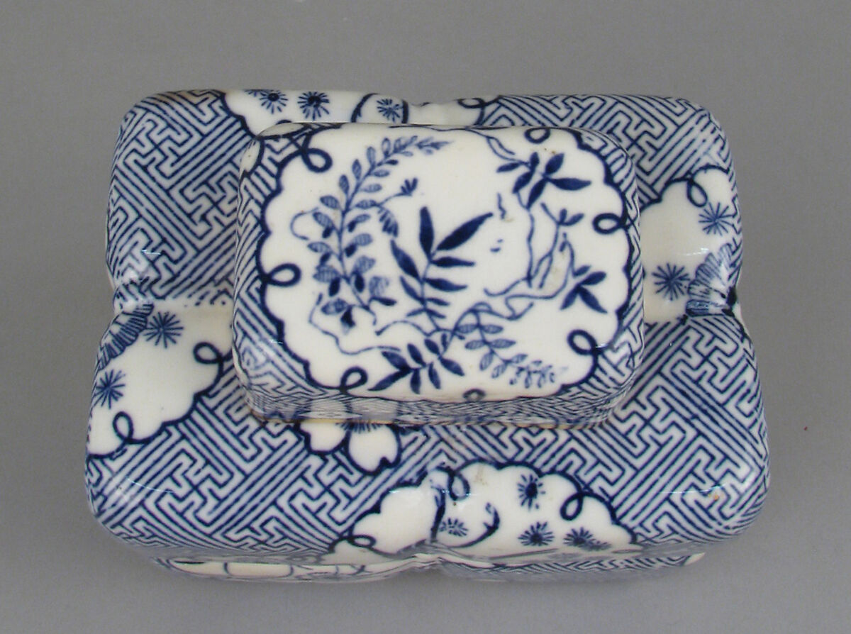 Tea caddy in the form of a tea bundle, Minton(s) (British, Stoke-on-Trent, 1793–present), Bone china, British, Stoke-on-Trent, Staffordshire
