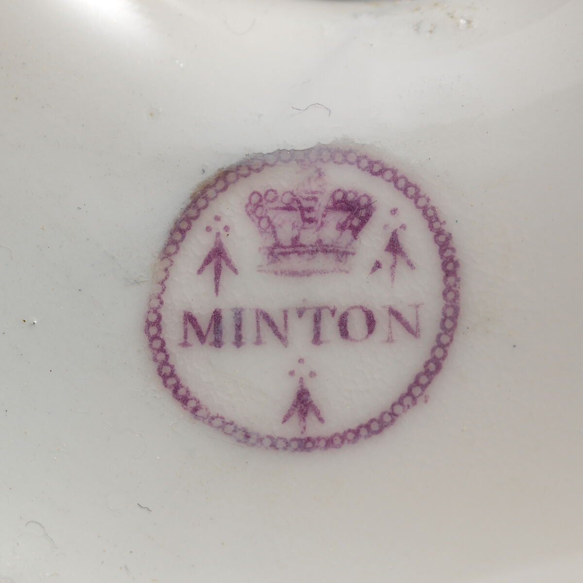 Container on stand, Minton(s) (British, Stoke-on-Trent, 1793–present), Bone china and unglazed porcelain (Parian ware), British, Stoke-on-Trent, Staffordshire