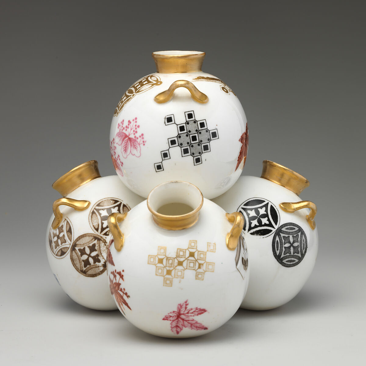 Quadruple orb vase, Worcester factory (British, 1751–2008), Porcelain, British, Worcester 