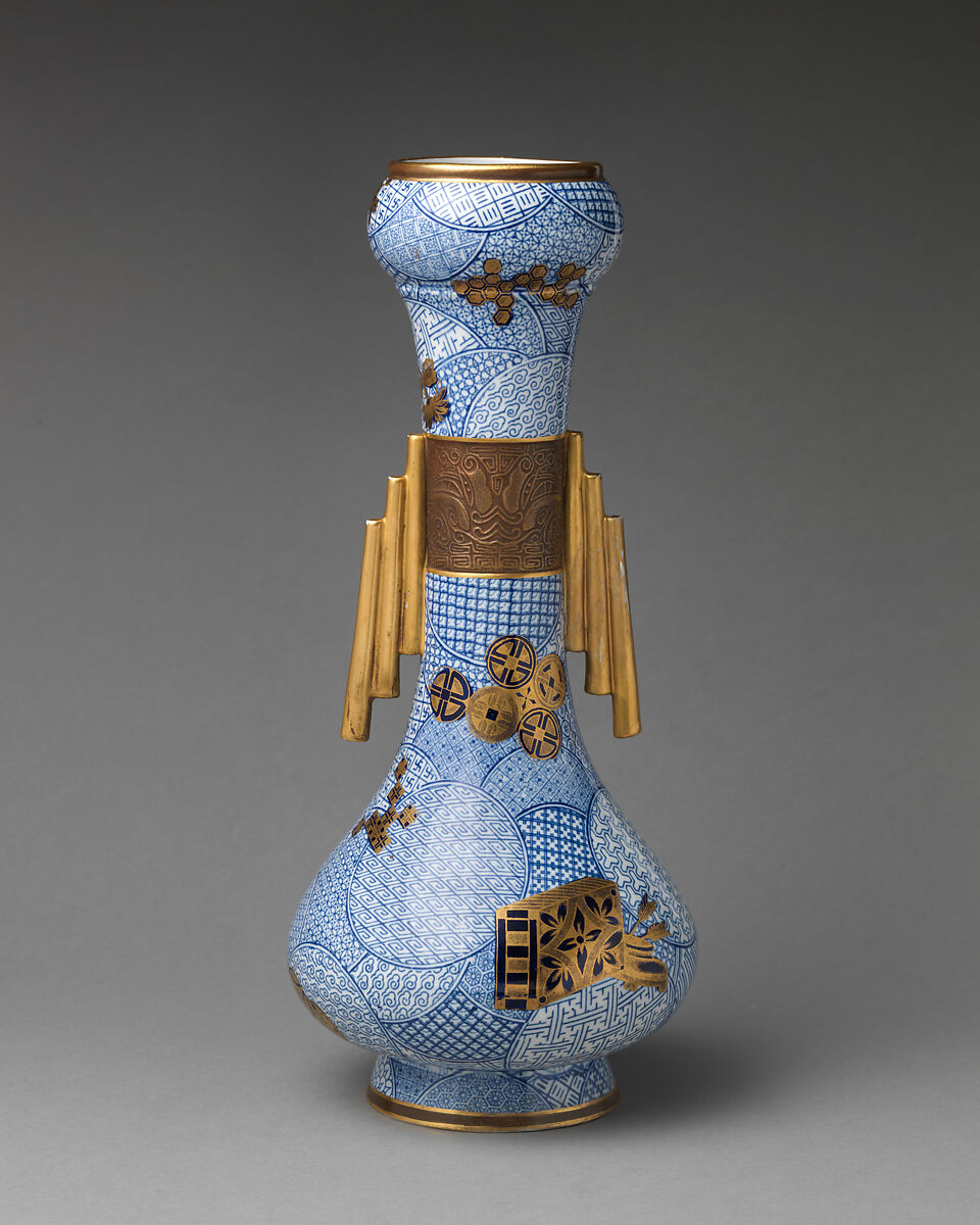 Bottle vase in blue and white (one of a pair), Worcester factory (British, 1751–2008), Bone china, British, Worcester 