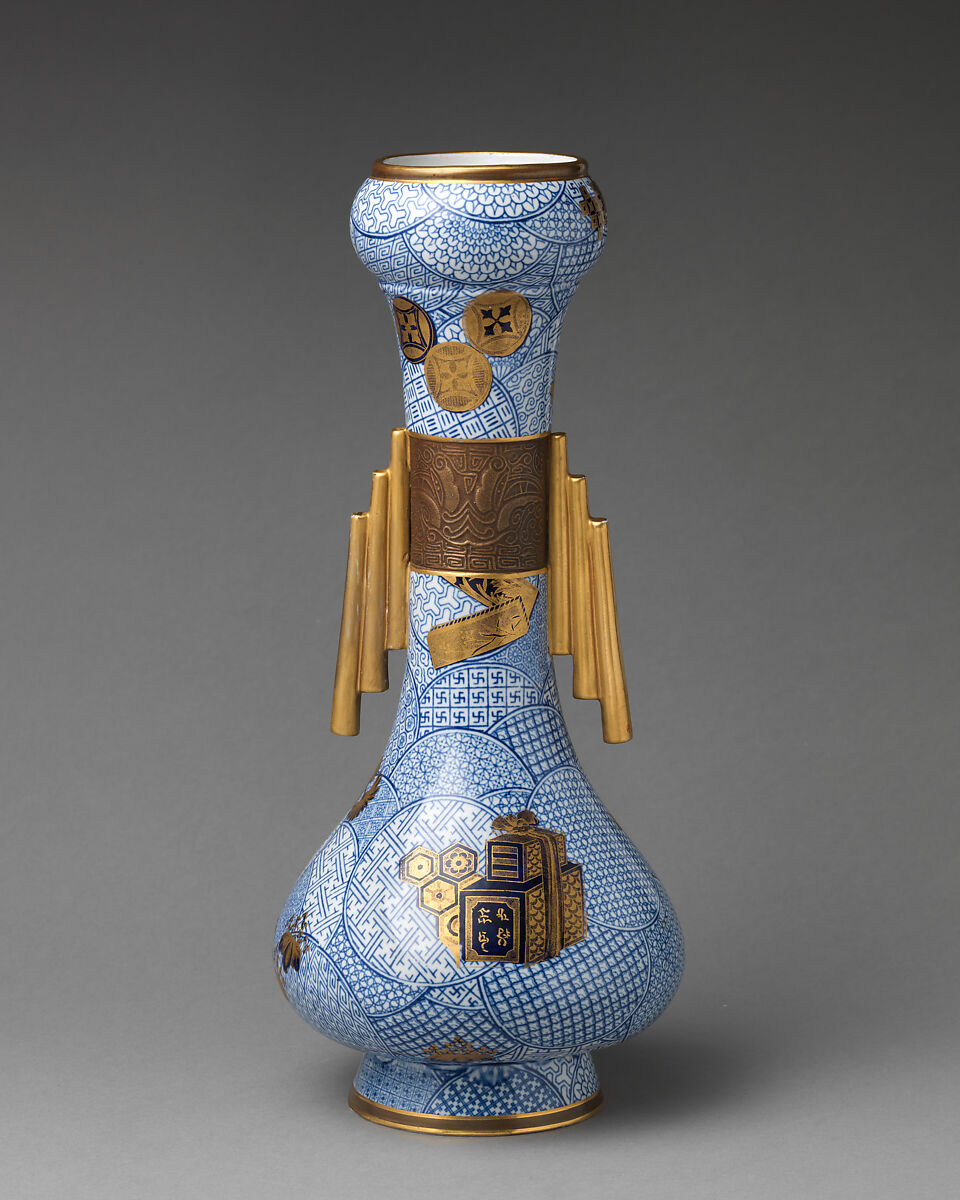 Bottle vase in blue and white (one of a pair), Worcester factory (British, 1751–2008), Bone china, British, Worcester