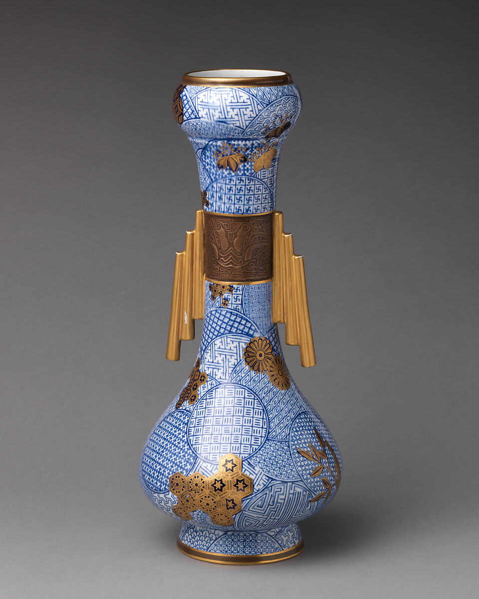 Bottle vase in blue and white (one of a pair), Worcester factory (British, 1751–2008), Bone china, British, Worcester